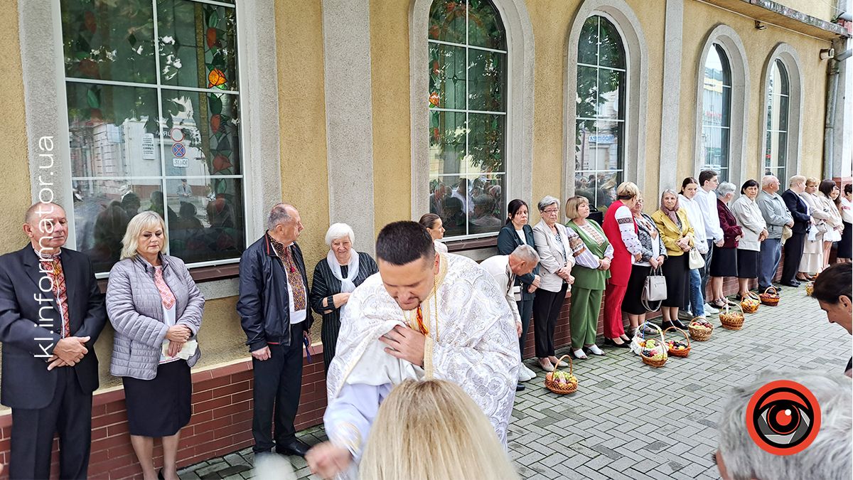 Як освячували кошики на Спаса в Коломиї | фоторепортаж з храмів міста 14