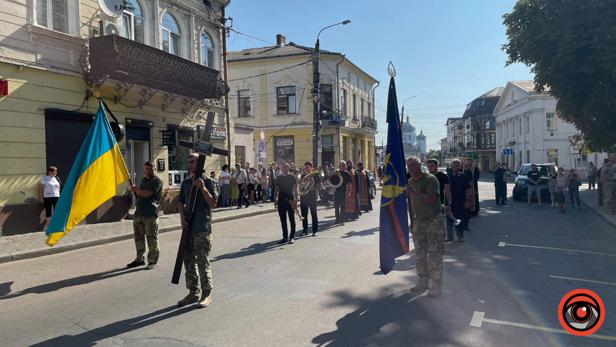 Коломия на колінах зустріла полеглого Героя Вишиванюка Миколу 5