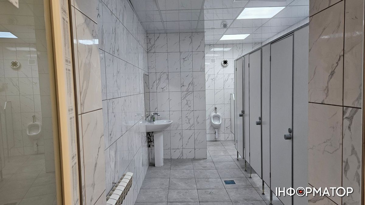 До невпізнання: як у Коломиї подолали багаторічну проблему вбиралень школи №8 3