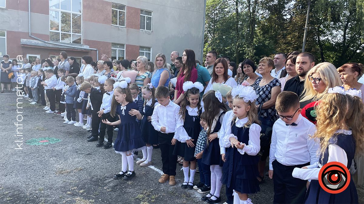 60-ий перший дзвоник: У Коломийському ліцеї №2 пройшла ювілейна урочиста лінійка 10