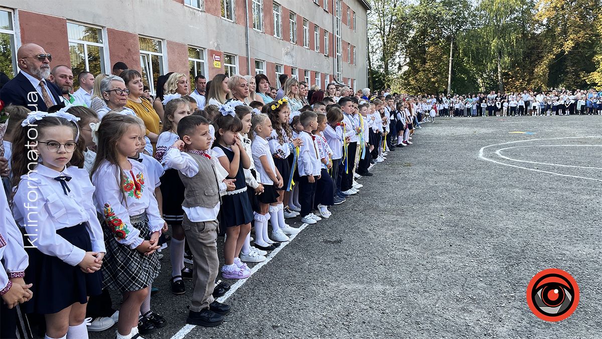 60-ий перший дзвоник: У Коломийському ліцеї №2 пройшла ювілейна урочиста лінійка 7