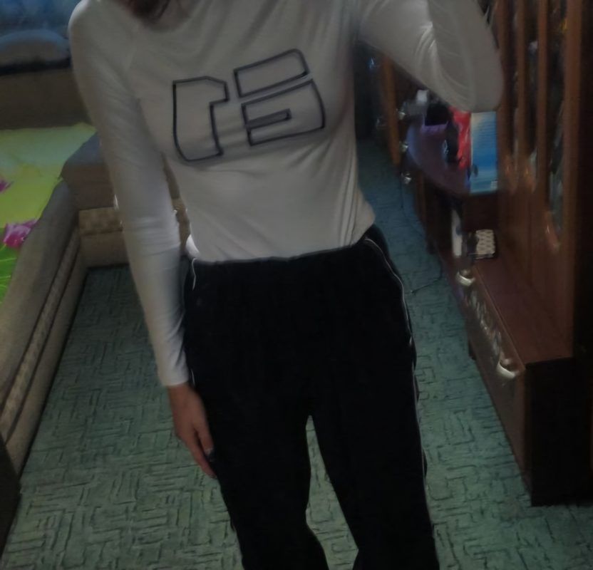 Вигляд дівчинки, за який її вигнали. Фото: Ольга Ярошевич