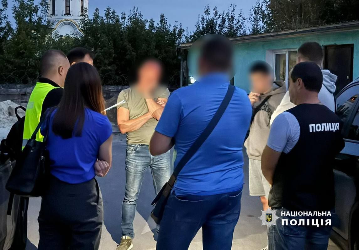 Трьох посадовців ТЦК на Прикарпатті спіймали на хабарях 5