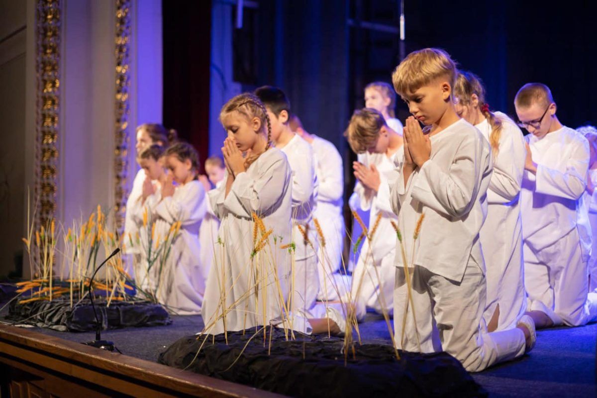 В Коломиї відбувся перший фестиваль дитячо-юнацьких та молодіжних театрів "FrancoFest" 11