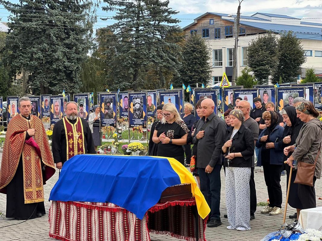 Сьогодні у Голоскові проведуть в останню путь "Едельвейса" Василя Романюка 4