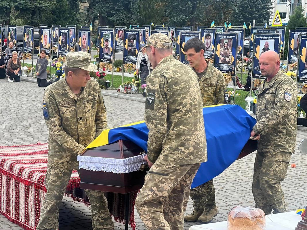 Сьогодні у Голоскові проведуть в останню путь "Едельвейса" Василя Романюка 6