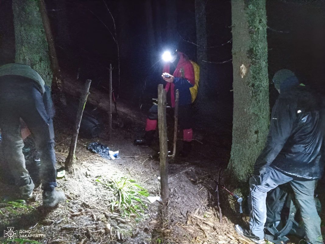 Рятувальники розшукали мандрівників, які майже тиждень блудили в горах 3