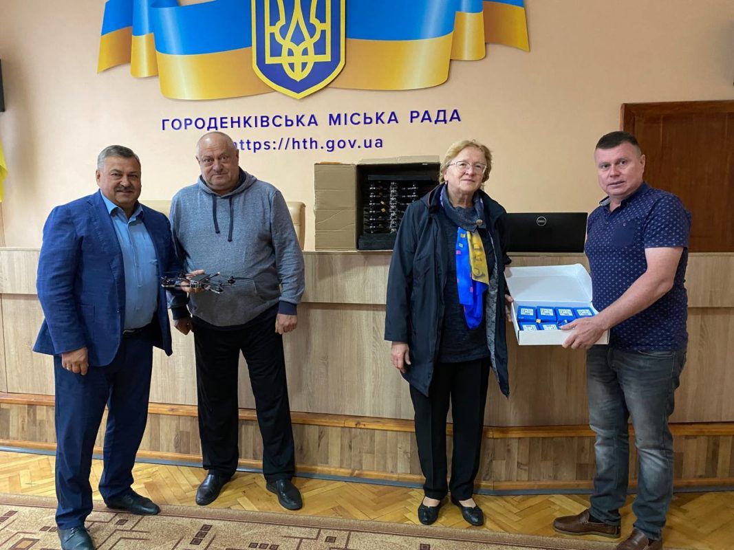 Городенківська громада закупила 8 FPV-дронів для військовослужбовців 1