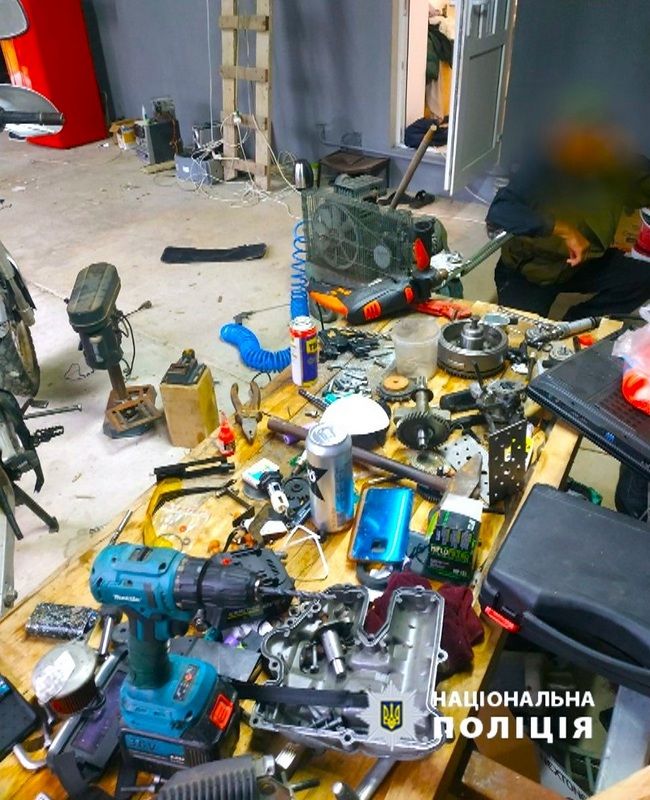 Двох мешканців Косівщини затримали за продаж зброї та боєприпасів 2