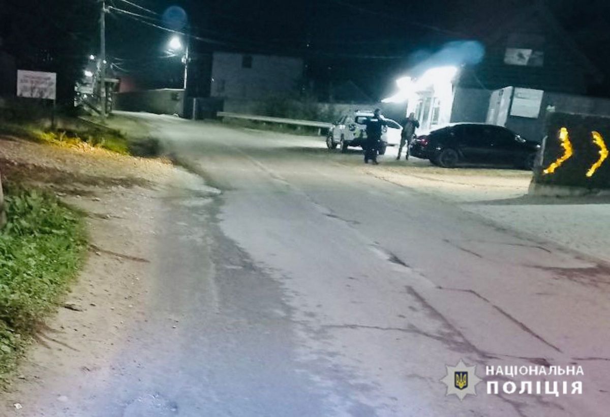 У Поляниці водій Mercedes-Benz збив пішохода і втік з місця ДТП 1