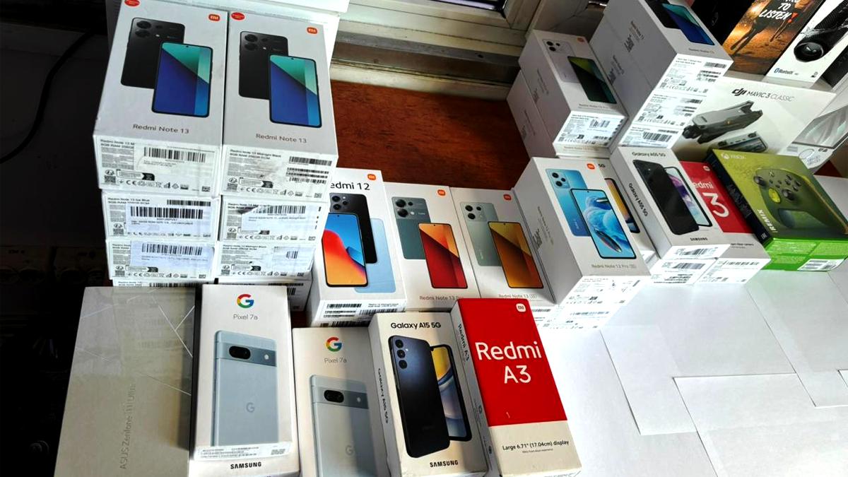 "Яблучний" сезон відкрито! Прикордонники виявили незадекларовані iPhone 16 2