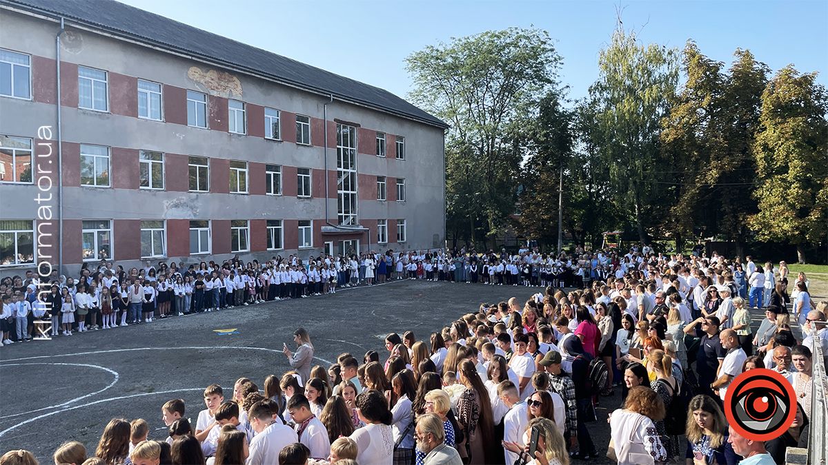 60-ий перший дзвоник: У Коломийському ліцеї №2 пройшла ювілейна урочиста лінійка 14