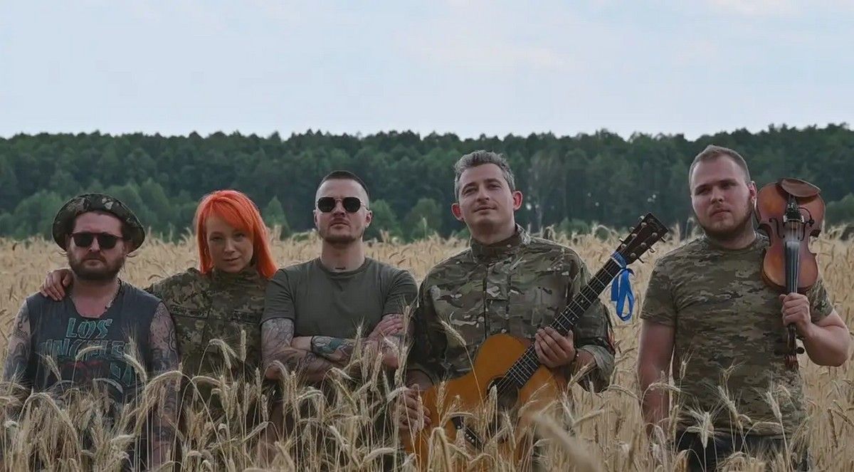 Чому варто піти на фільм "Озброєні піснею" 1