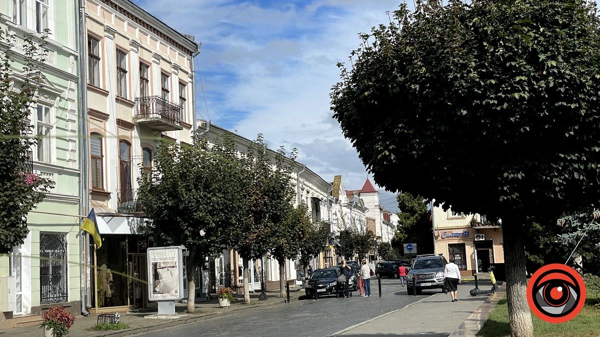 Дивовижне небо та ще трішки сонця: вересневе середмістя Коломиї. Фоторепортаж 14