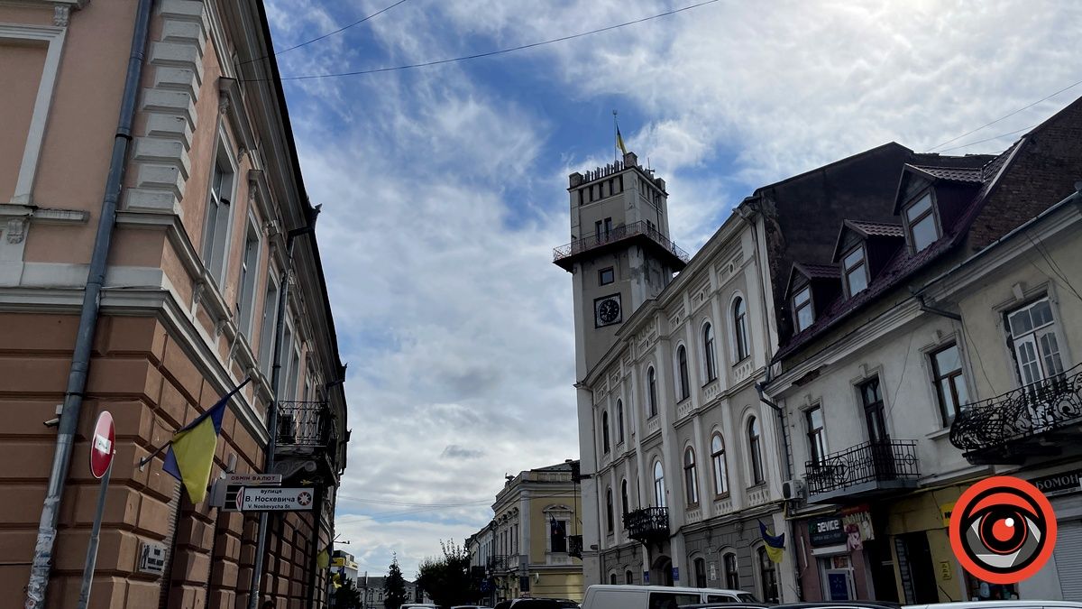 Дивовижне небо та ще трішки сонця: вересневе середмістя Коломиї. Фоторепортаж 10