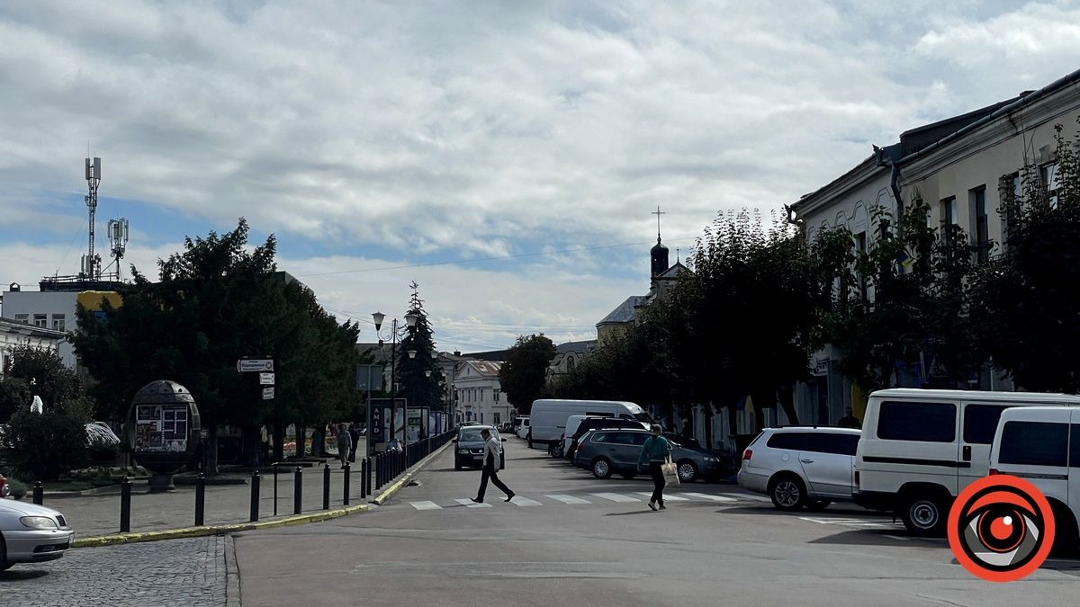 Дивовижне небо та ще трішки сонця: вересневе середмістя Коломиї. Фоторепортаж 11