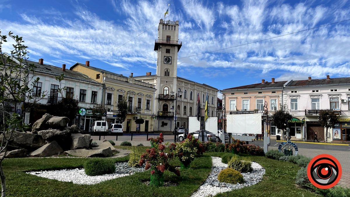 Дивовижне небо та ще трішки сонця: вересневе середмістя Коломиї. Фоторепортаж 13