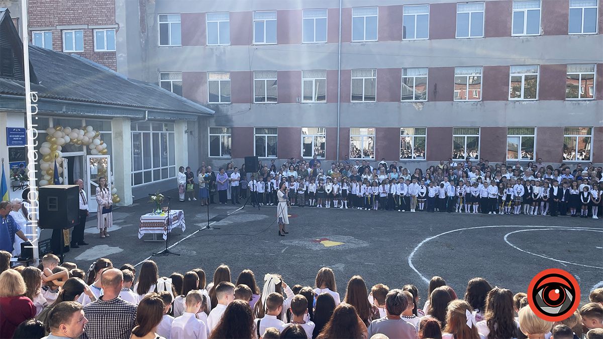 60-ий перший дзвоник: У Коломийському ліцеї №2 пройшла ювілейна урочиста лінійка 6