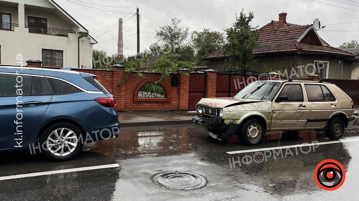 Ранкова ДТП у Коломиї за участі трьох автівок: рух ускладнений 3