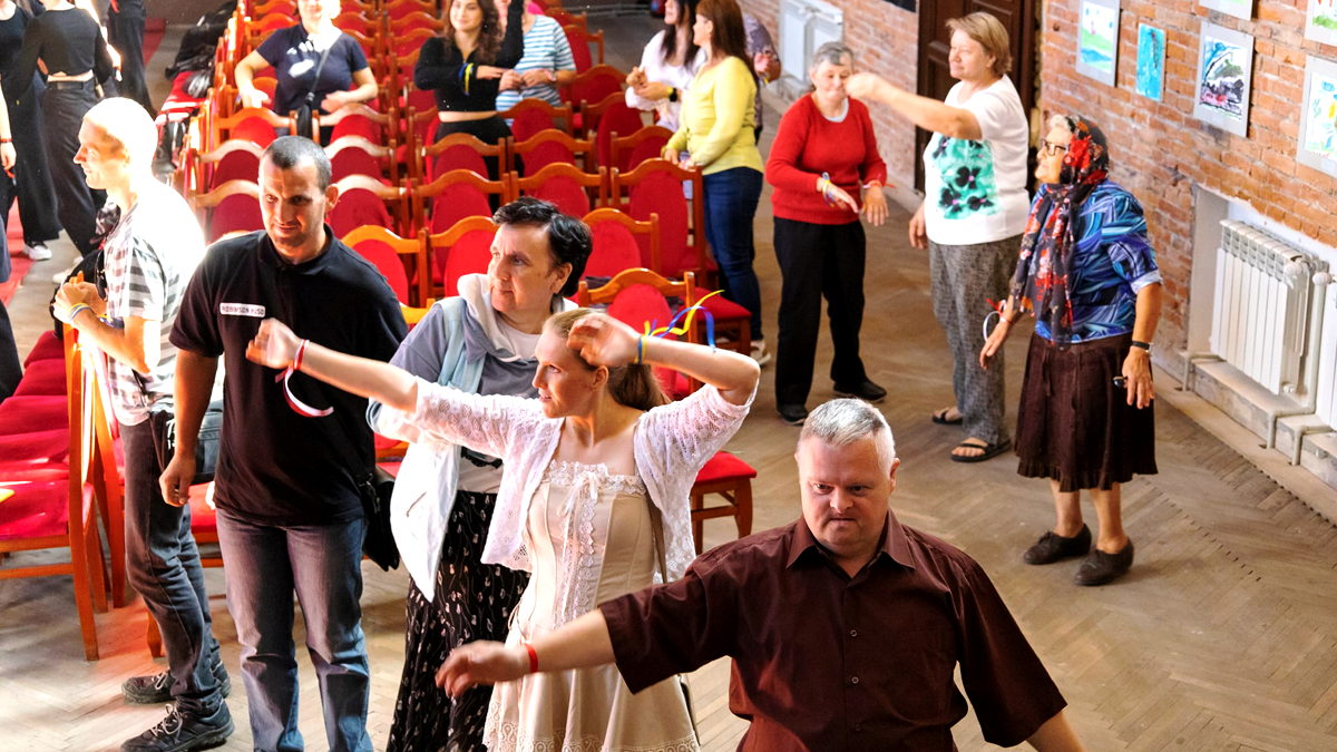 «Різні, але Рівні». У Коломиї відкрили виставку малюнків людей з особливими освітніми потребами 5