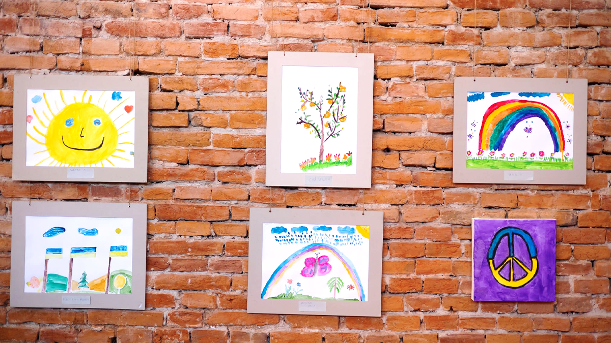 «Різні, але Рівні». У Коломиї відкрили виставку малюнків людей з особливими освітніми потребами 3