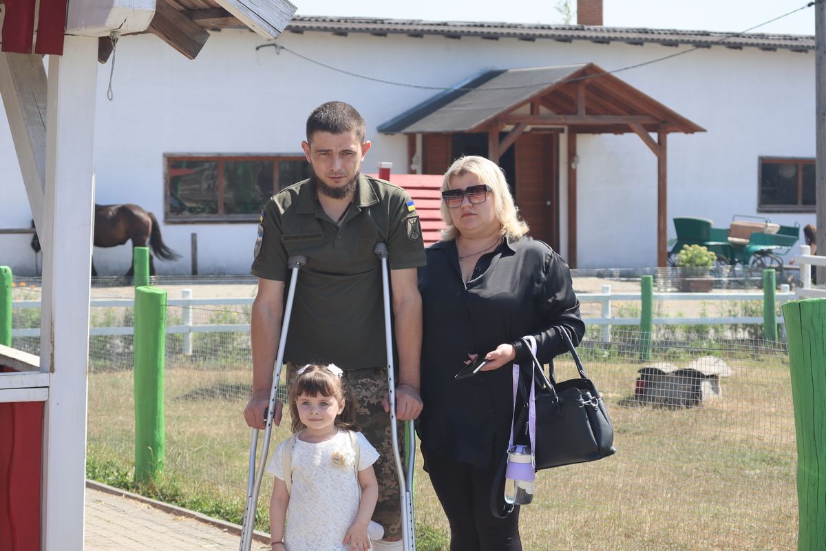 Кінні прогулянки як терапія від війни: ГО "Сила громади" організувала цінне дозвілля для сімей захисників 19