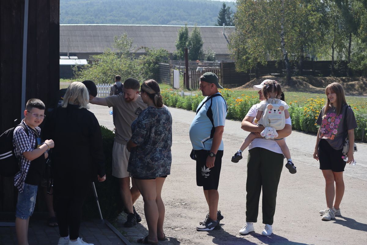 Кінні прогулянки як терапія від війни: ГО "Сила громади" організувала цінне дозвілля для сімей захисників 8