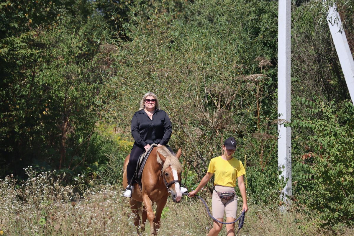 Кінні прогулянки як терапія від війни: ГО "Сила громади" організувала цінне дозвілля для сімей захисників 4