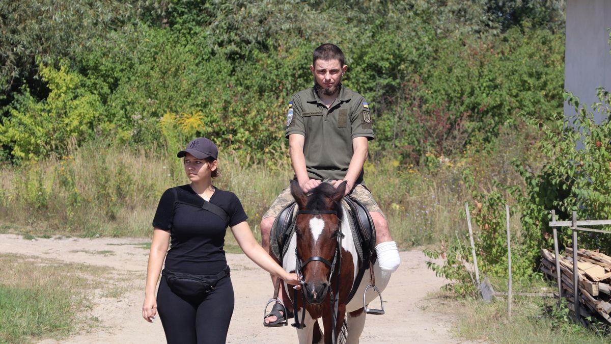 Кінні прогулянки як терапія від війни: ГО "Сила громади" організувала цінне дозвілля для сімей захисників 5