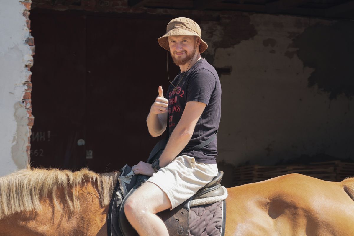 Кінні прогулянки як терапія від війни: ГО "Сила громади" організувала цінне дозвілля для сімей захисників 13