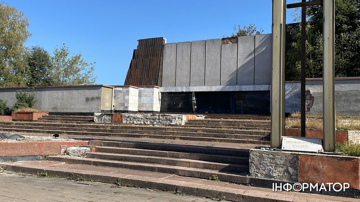 Все рівно: що після ексгумації відбувається на площі в Коломиї | ВІДЕО 3