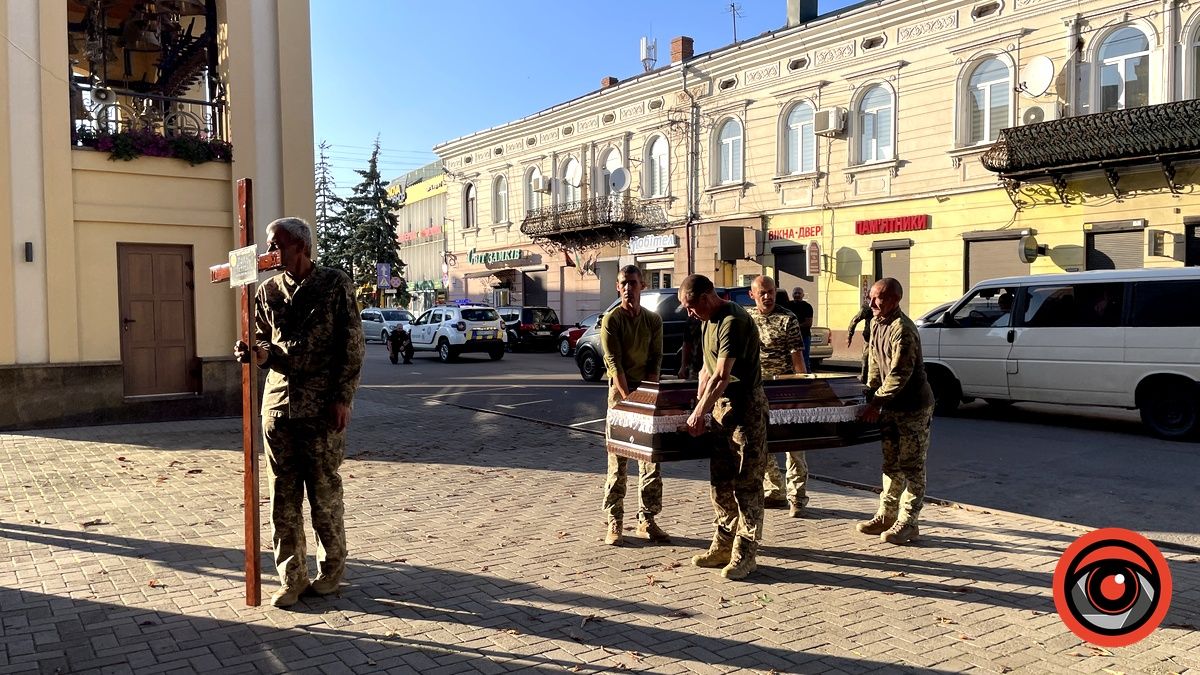 У Коломиї зустріли скорботний кортеж з тілом Ярослава Пукаса 1