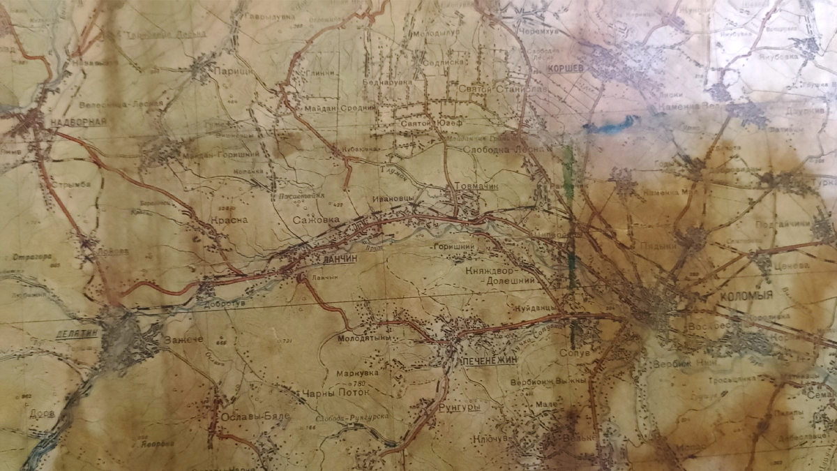 В Музеї історії Коломиї з'явився новий унікальний експонат - карта з бункеру в селі Спас 2