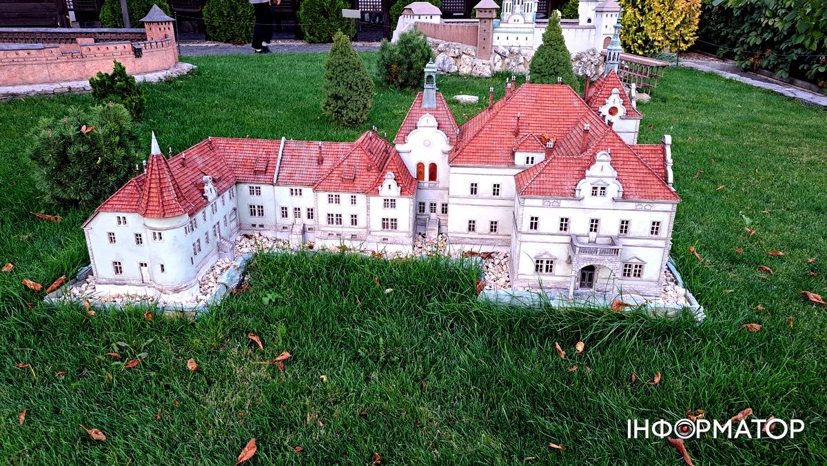 Унікальний дрібносвіт: замки і палаци України в мініатюрі можна побачити в Кам'янці-Подільському 2