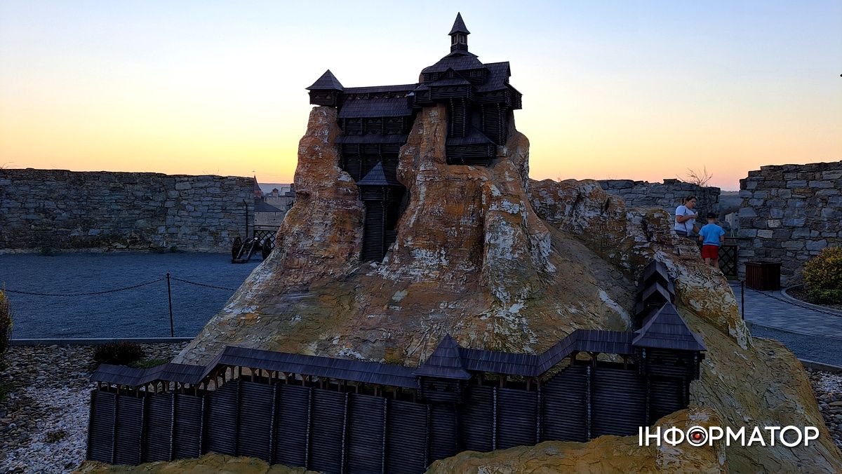 Унікальний дрібносвіт: замки і палаци України в мініатюрі можна побачити в Кам'янці-Подільському 5