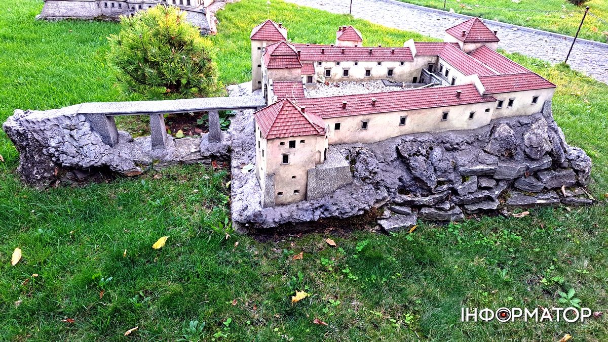 Унікальний дрібносвіт: замки і палаци України в мініатюрі можна побачити в Кам'янці-Подільському 3