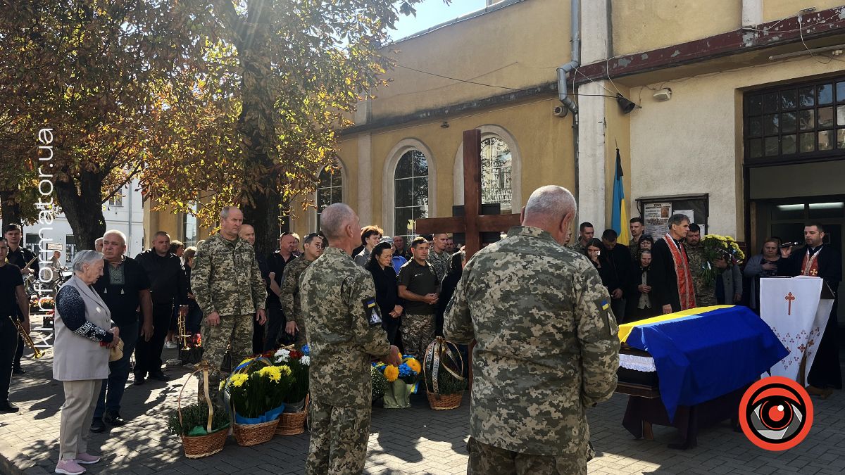 Назавжди 48...У Коломиї попрощалися з загиблим Ярославом Пукасом 6