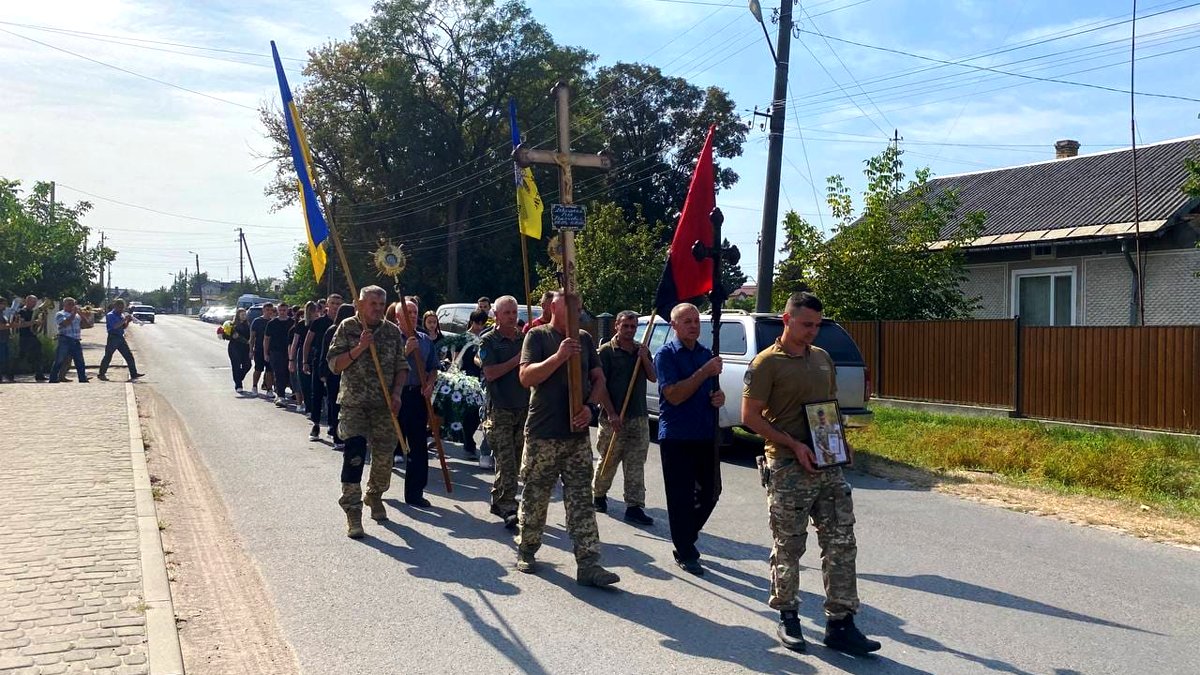 У Городенці попрощалися з загиблим воїном Ігорем Левицьким 4