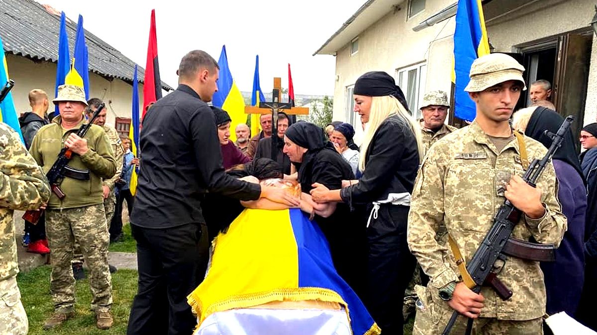 Назавжди 40... На Городенківщині попрощалися з загиблим Василем Гладаном 2