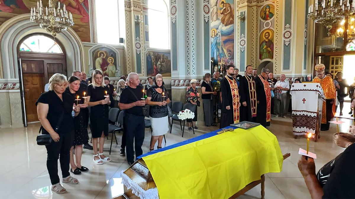 У Надвірній попрощалися з воїном Василем Ревуцьким 4