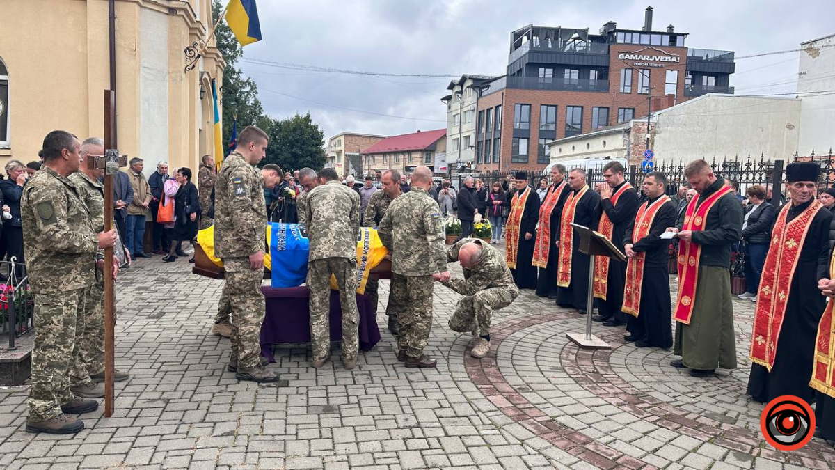 В Коломиї в останню путь провели Героя Андрія Биця 3
