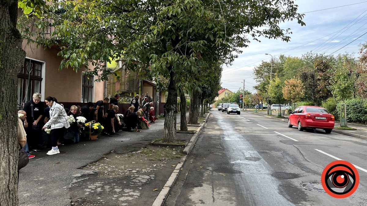 Навіки 23... До Коломиї на вічний спочинок повернувся юний Герой Антон Дмитерко 1