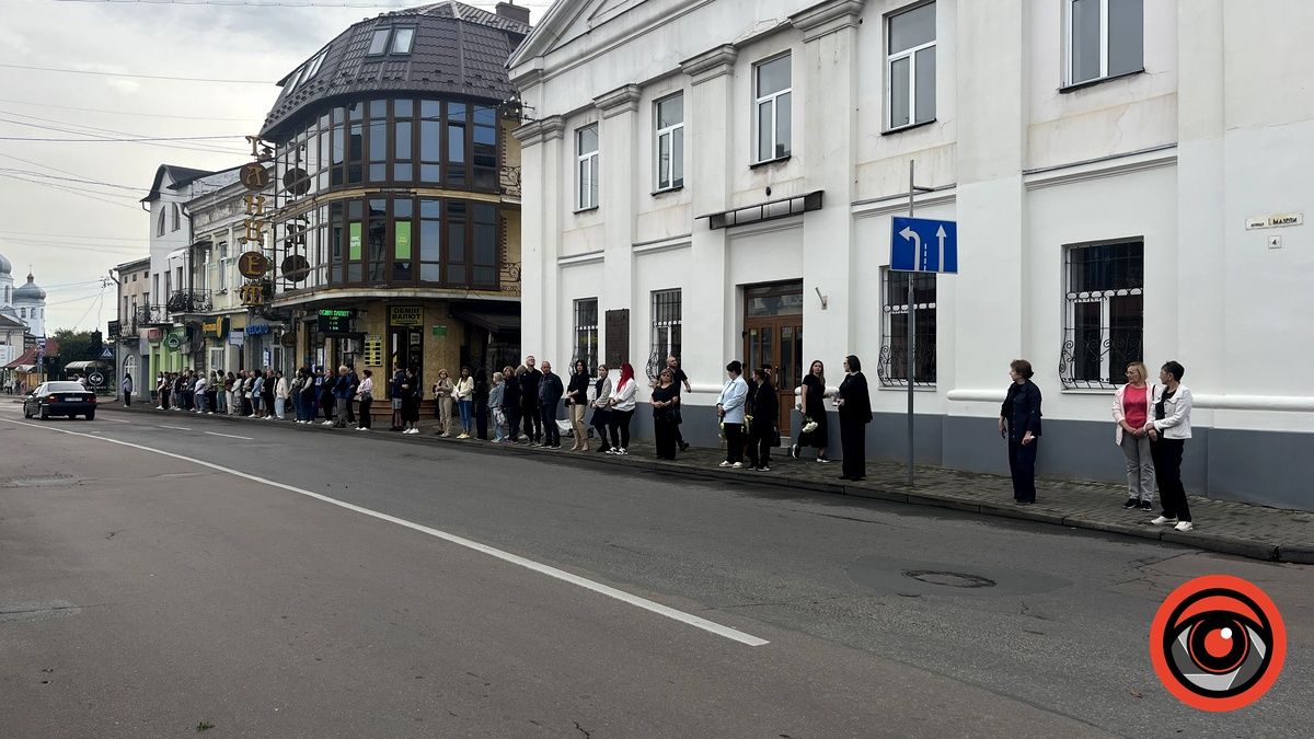 Навіки 23... До Коломиї на вічний спочинок повернувся юний Герой Антон Дмитерко 10