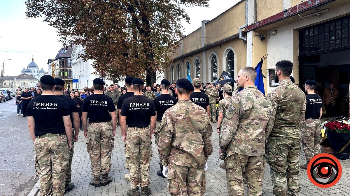 Коломияни провели в останню путь Героя Антона Дмитерка 6