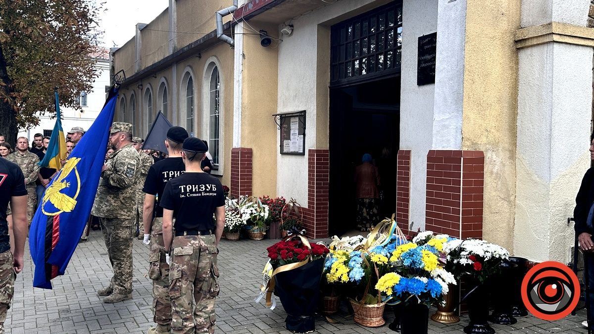 Коломияни провели в останню путь Героя Антона Дмитерка 4