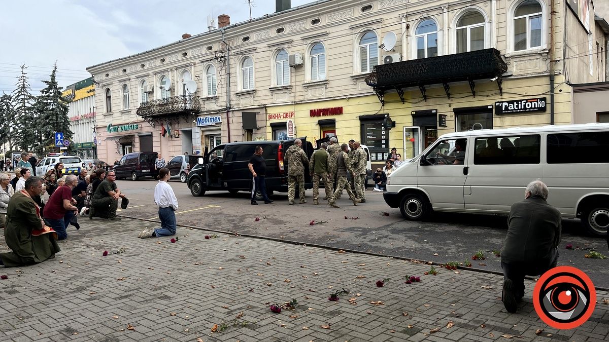 Навіки 23... До Коломиї на вічний спочинок повернувся юний Герой Антон Дмитерко 13