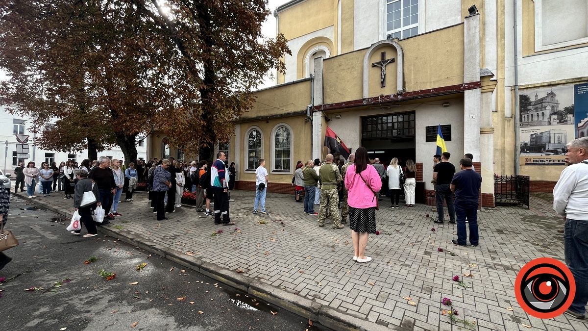 Навіки 23... До Коломиї на вічний спочинок повернувся юний Герой Антон Дмитерко 17