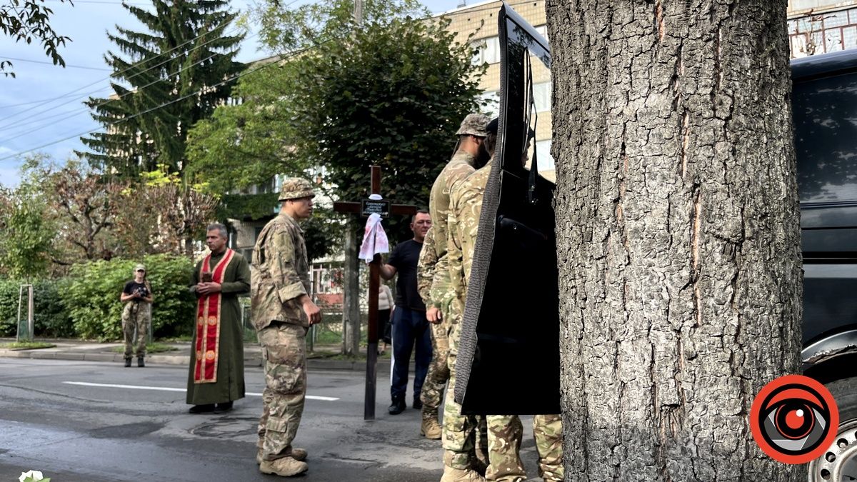 Навіки 23... До Коломиї на вічний спочинок повернувся юний Герой Антон Дмитерко 3