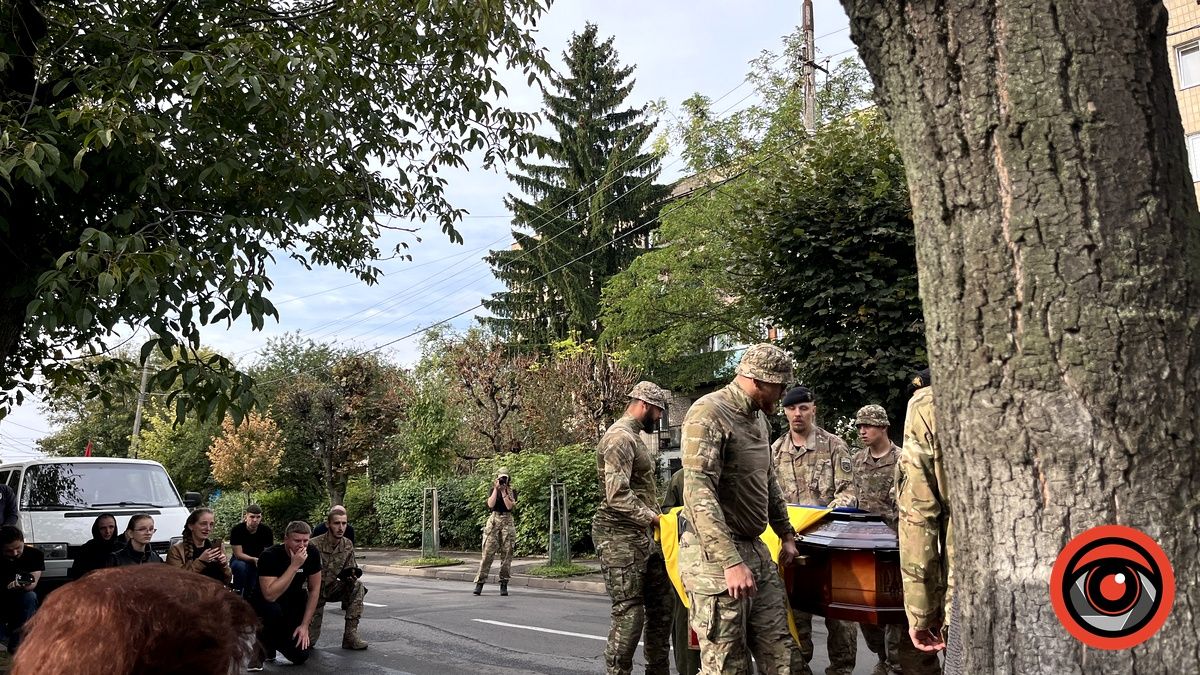 Навіки 23... До Коломиї на вічний спочинок повернувся юний Герой Антон Дмитерко 4