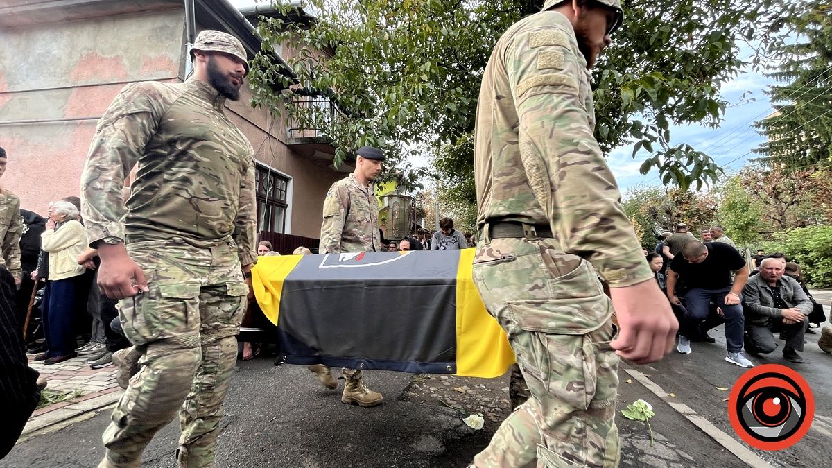 Навіки 23... До Коломиї на вічний спочинок повернувся юний Герой Антон Дмитерко 9